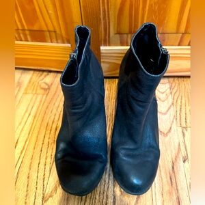 BP Leather Ankle boot Round toe Block heel